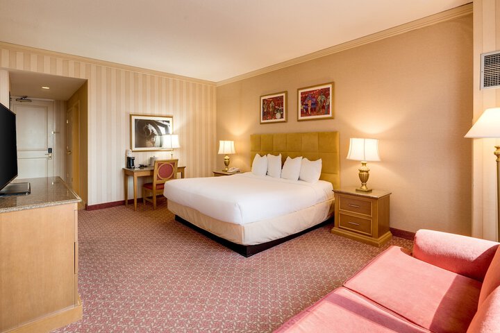 1 King Bed (15 of 66)