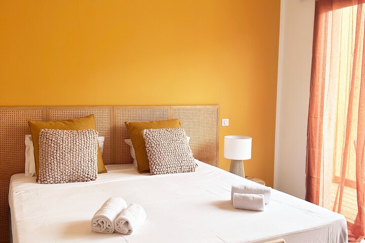 Room 6 of 27