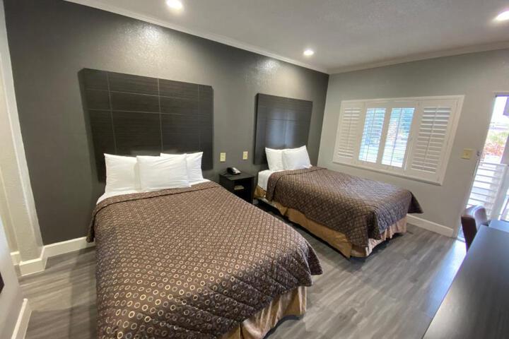 Deluxe 2 Double Beds (13 of 15)