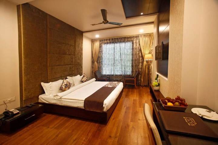 Room 3 of 25