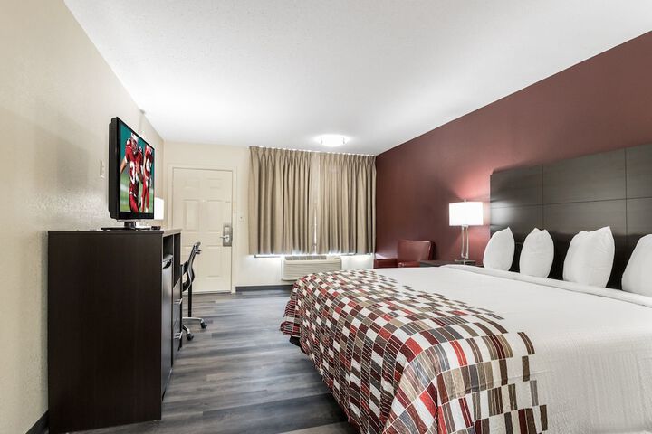 Superior King Bed (7 of 12)