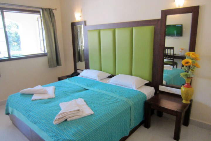 Room 6 of 35