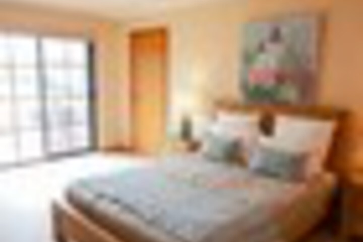 Room 11 of 120