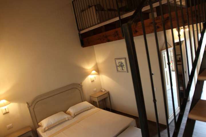 Room 9 of 52