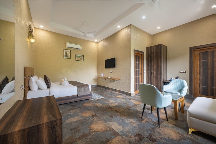 Room 14 of 74