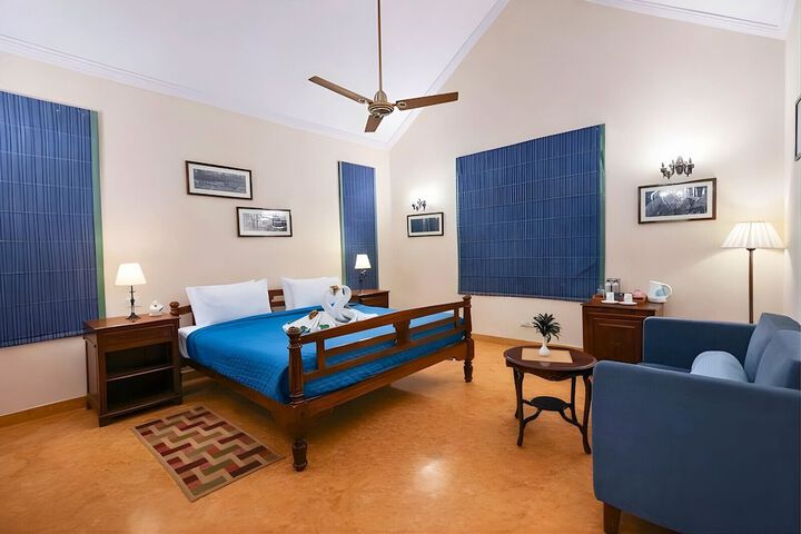 Room 4 of 33