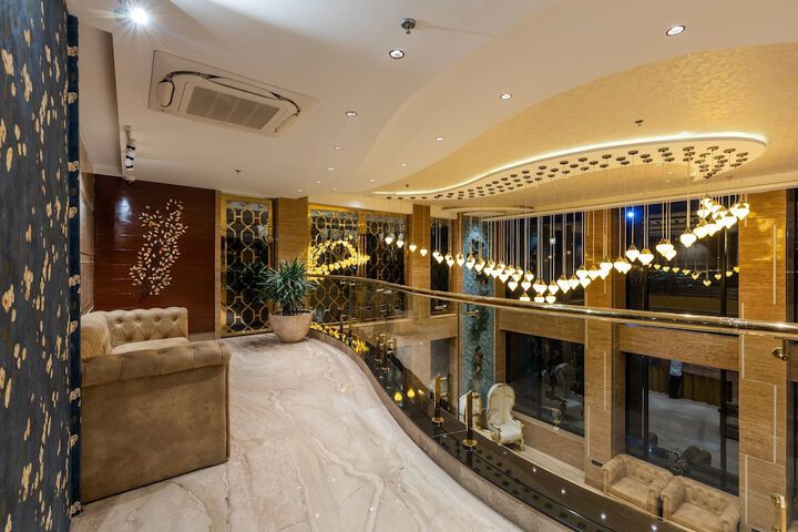 Hotel Interior 194 of 196