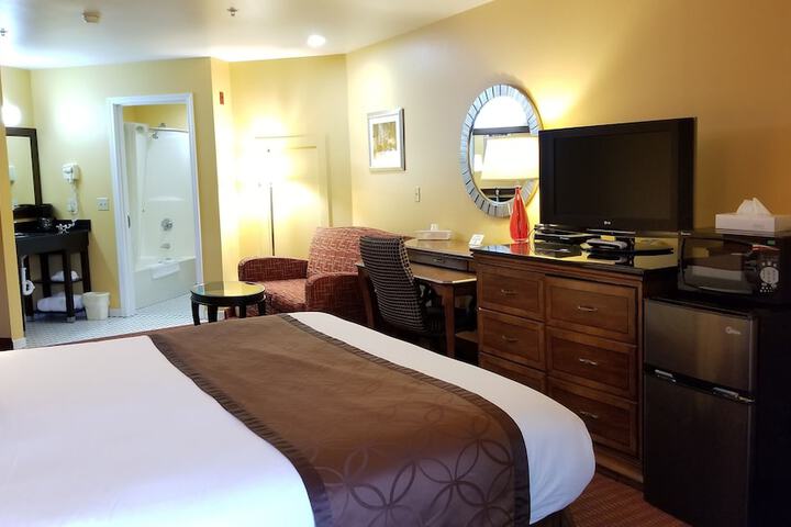 Room 2 of 65