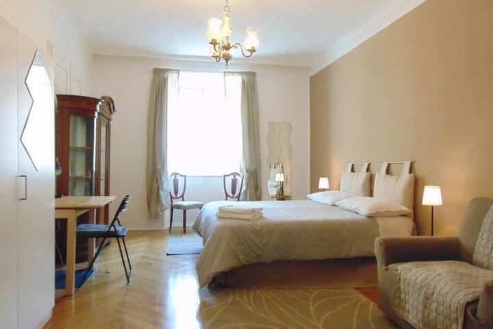 Room 8 of 14