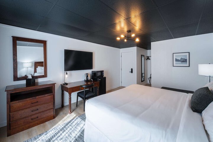 Room 16 of 40