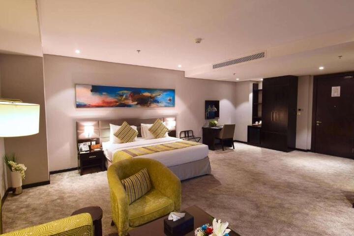 Room 25 of 58