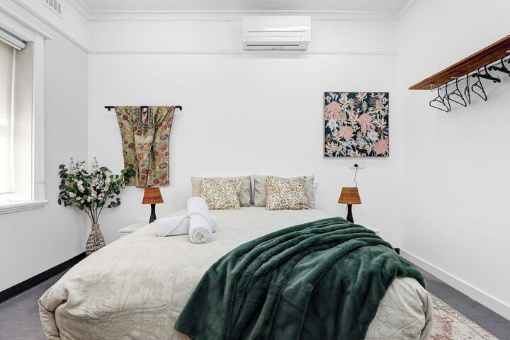 Room 10 of 42