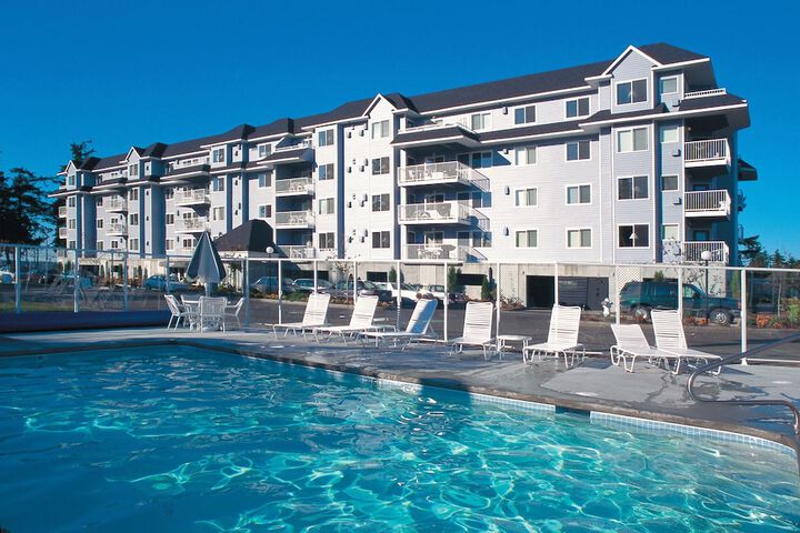 Pools & Facilities