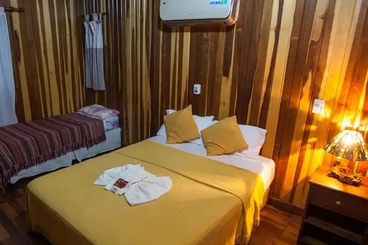 Room 4 of 15