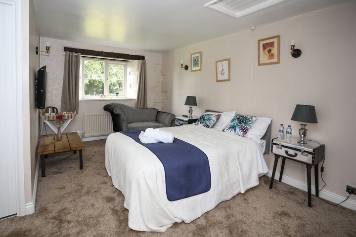 Room 4 of 25