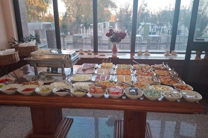 Breakfast/Coffee Service 89 of 93