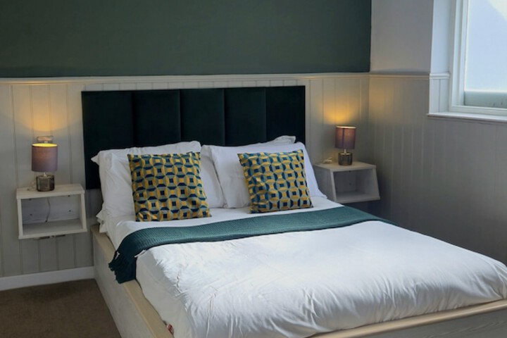 Room 2 of 42