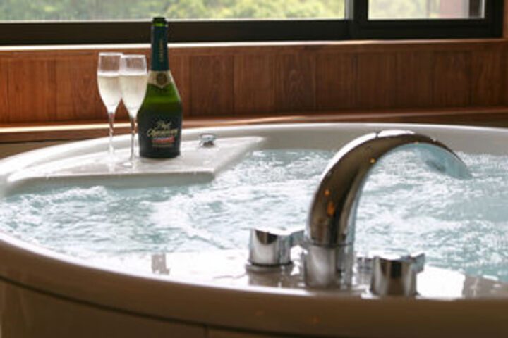 Hot Tub 31 of 50