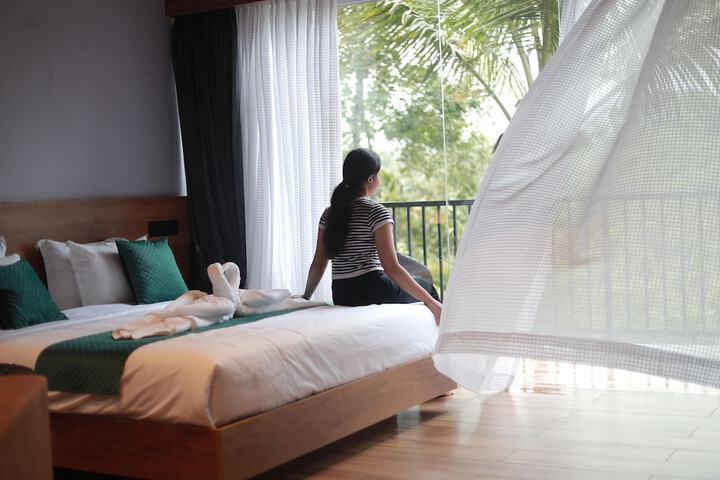Room 3 of 38
