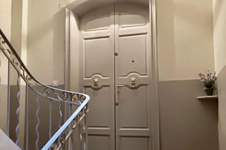 Room 13 of 20