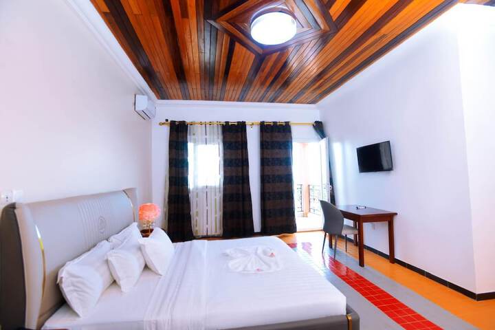 Room 3 of 18