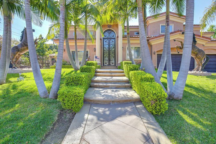 Spacious Fullerton Villa w / Private Pool & Hot Tub