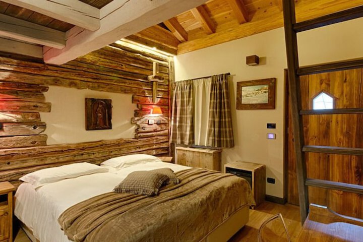 Room 7 of 58