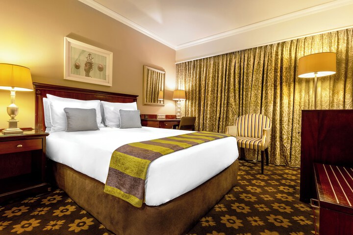 Room 14 of 42
