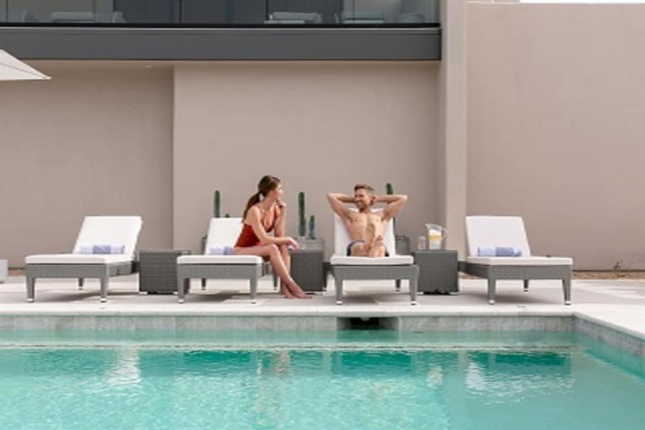 Exercise/lap pool