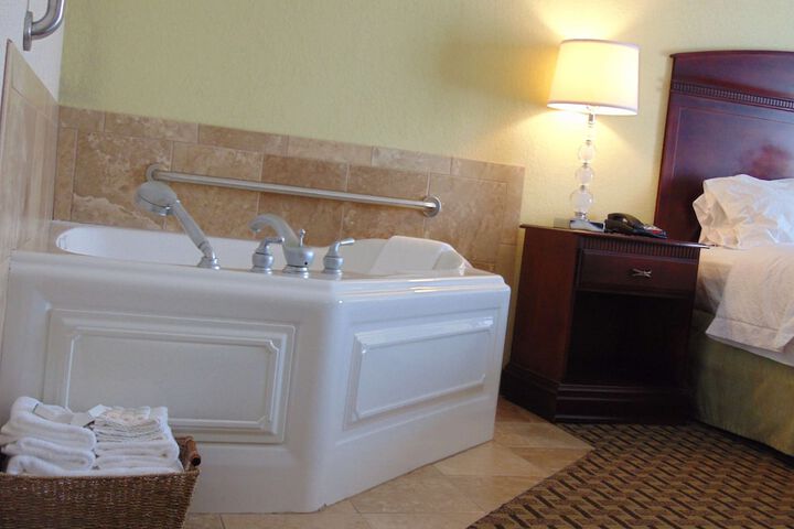 1 King Bed Studio Suite (7 of 10)