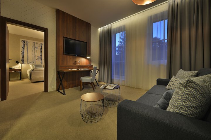 Room 14 of 74