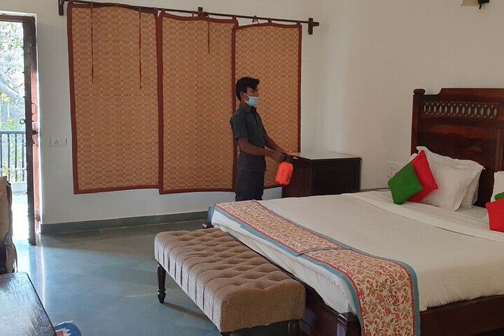 Room 11 of 27