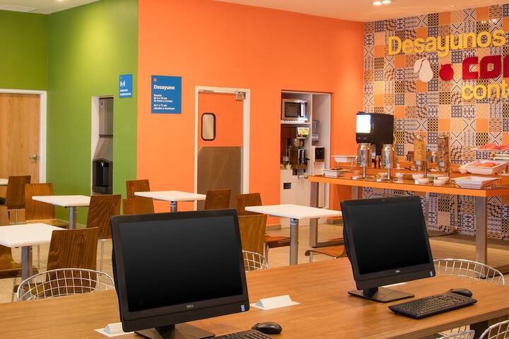 Business Center 38 of 42