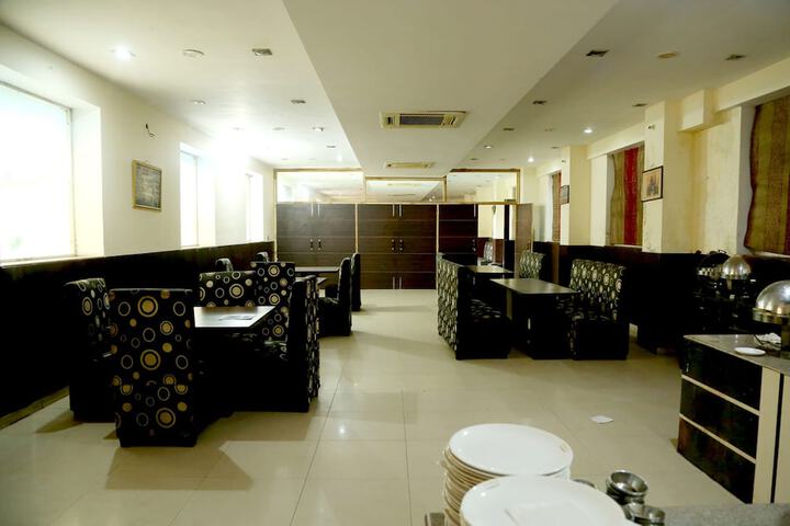 Room 13 of 34