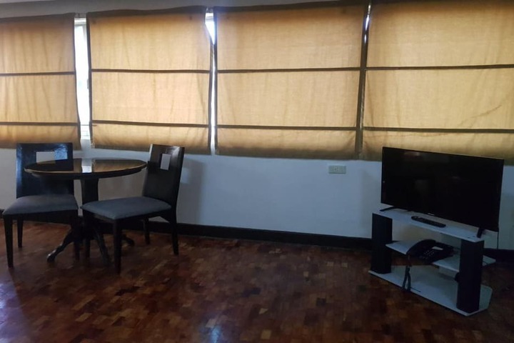 Room 5 of 13