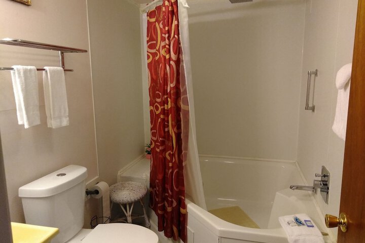 Room 27 of 42