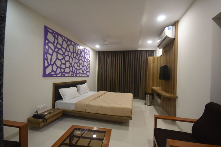 Room 13 of 54