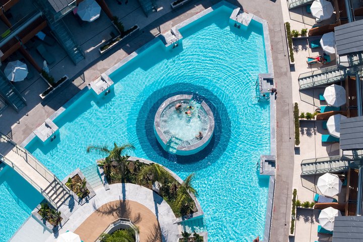 Pool 107 of 251