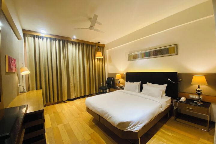 Room 4 of 14