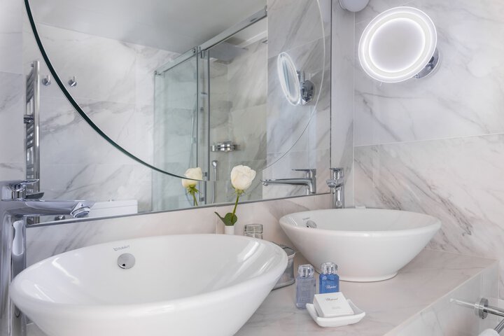 Bathroom Interior Photo
