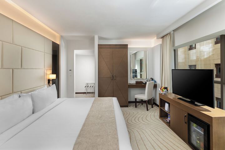 Room 5 of 19