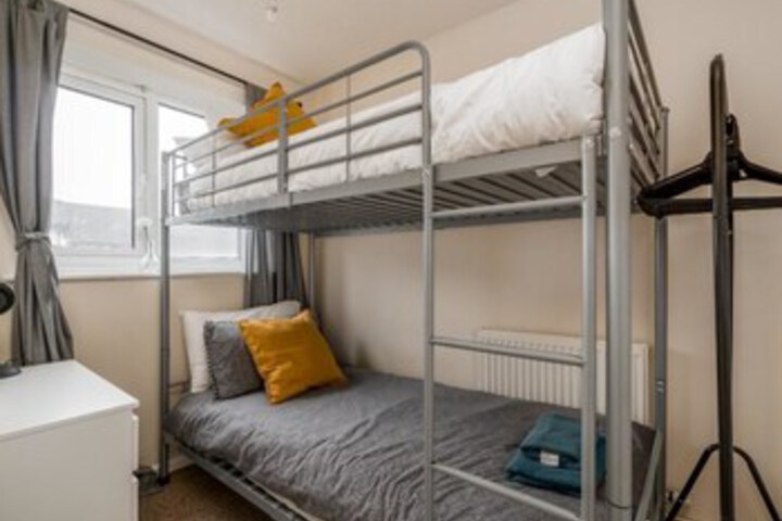 Room 25 of 27