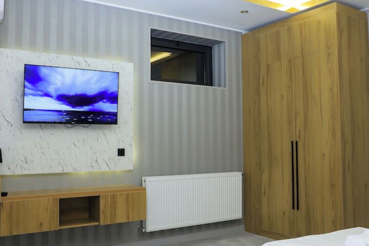Room 19 of 33