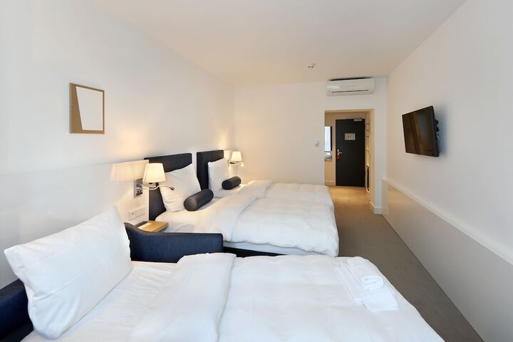Room 34 of 75