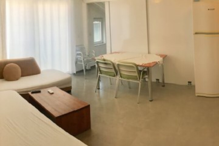 Room 27 of 85