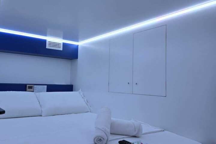 Room 42 of 84