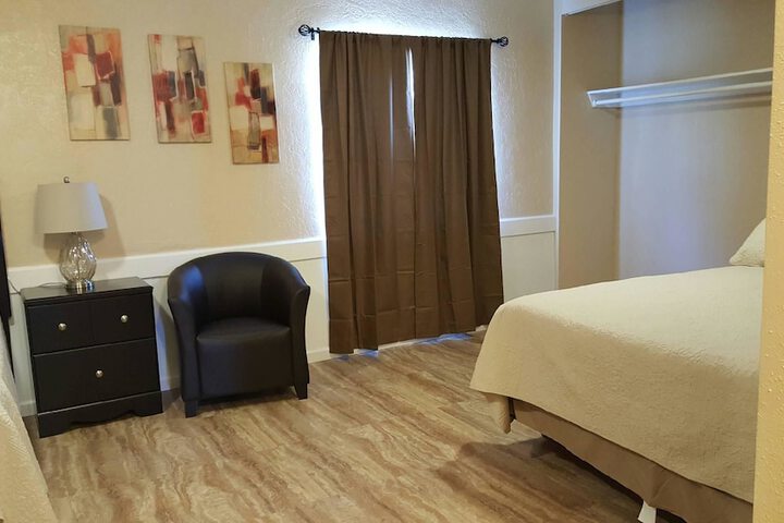 Room 3 of 41