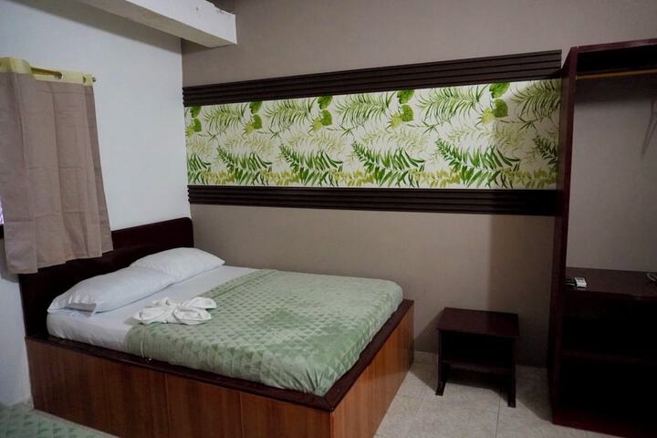 Room 8 of 13