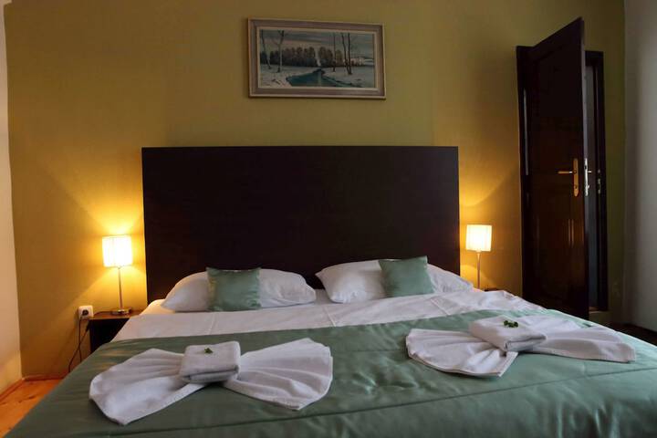 Room 15 of 74