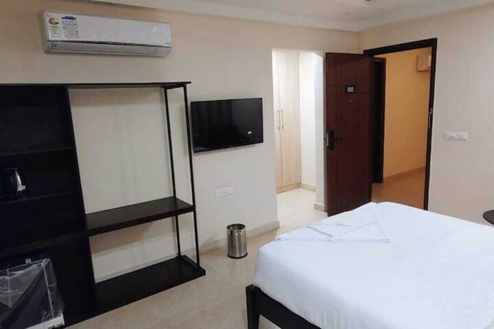 Room 5 of 69